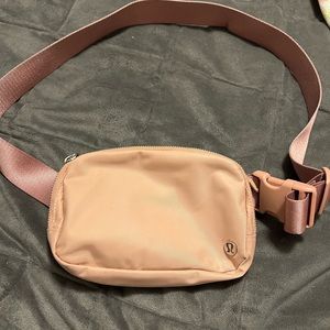 Lululemon Athletica Everywhere Belt Bag, Blush, 7.5 x 5 x 2 inches